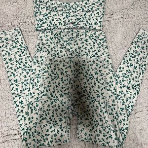 Echt Green and White leggings outfit